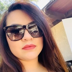 Meet your Posher, Stacy